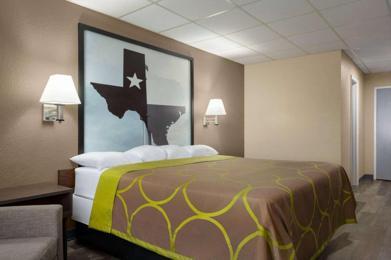 Super 8 By Wyndham Gainesville Tx Exterior foto