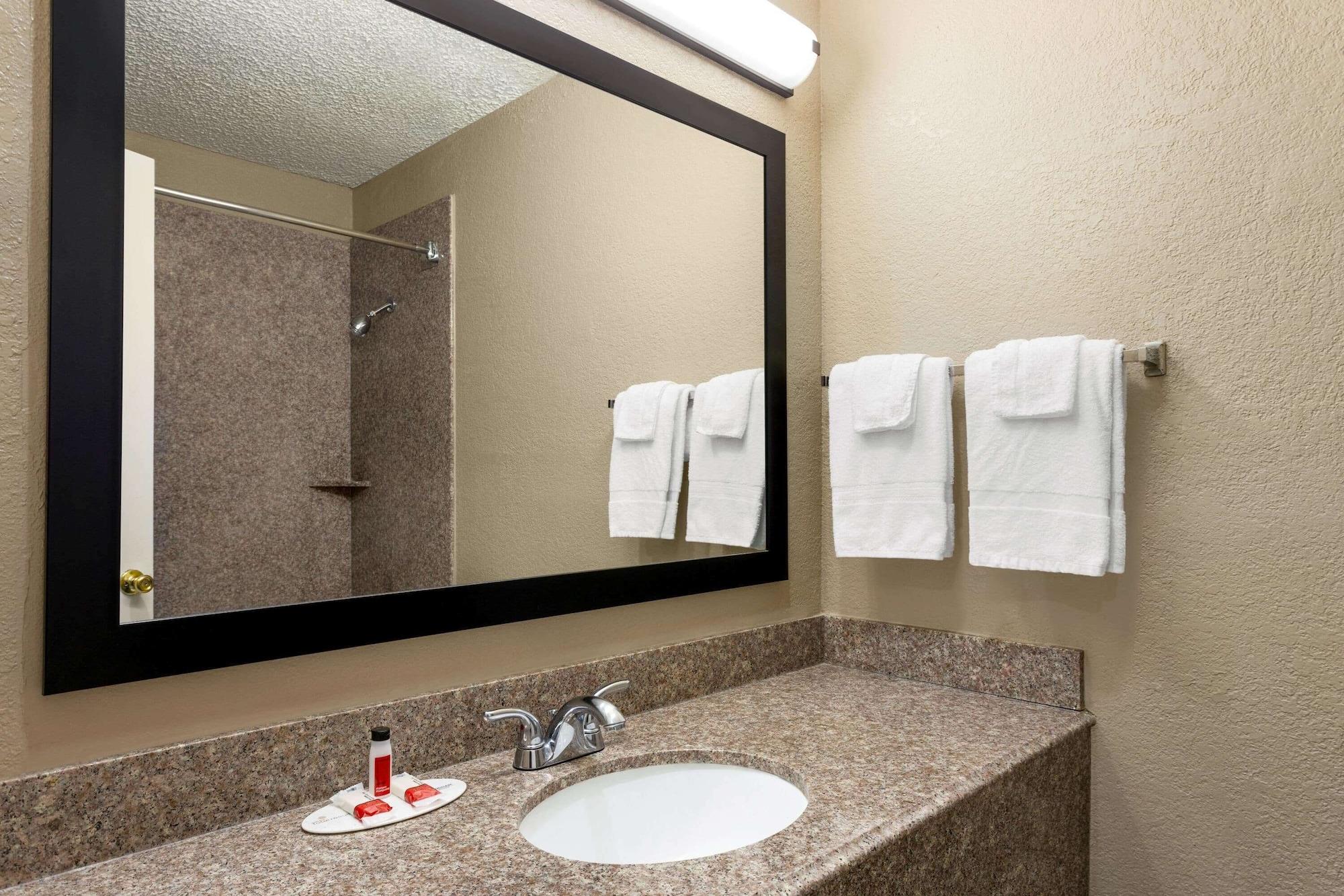 Super 8 By Wyndham Gainesville Tx Exterior foto